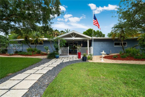 13401 SW 74th Ave Pinecrest, FL 33156