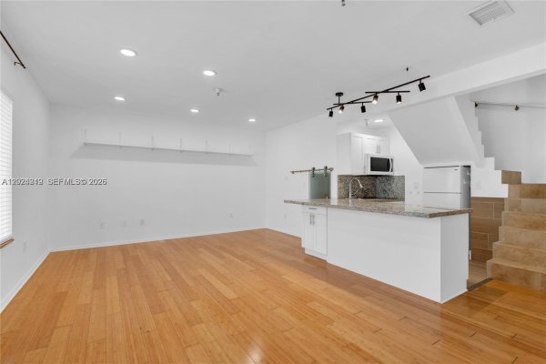 1350 Pennsylvania Ave #207 Miami Beach, FL 33139