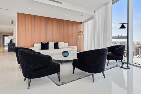 300 E Biscayne Blvd #5101 Miami, FL 33131