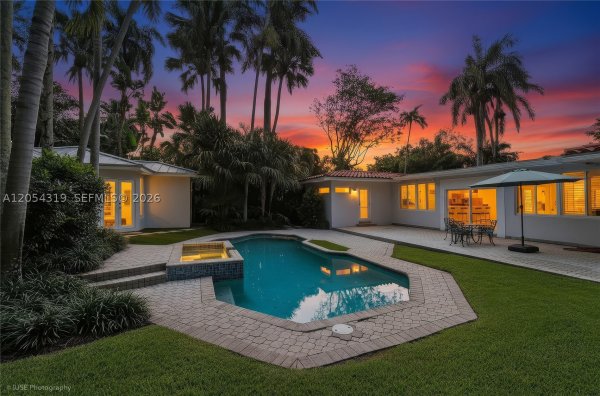 6141 SW 85th St South Miami, FL 33143