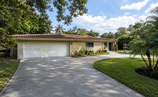 6861 SW 69th Ter South Miami, FL 33143