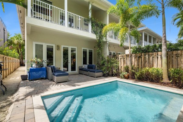 3139 Hibiscus St #3139 Miami, FL 33133