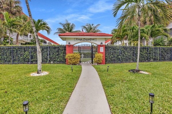 580 Egret #121 Hallandale Beach, FL 33009