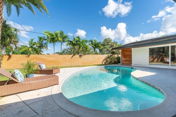2197 NE 61st Ct Fort Lauderdale, FL 33308