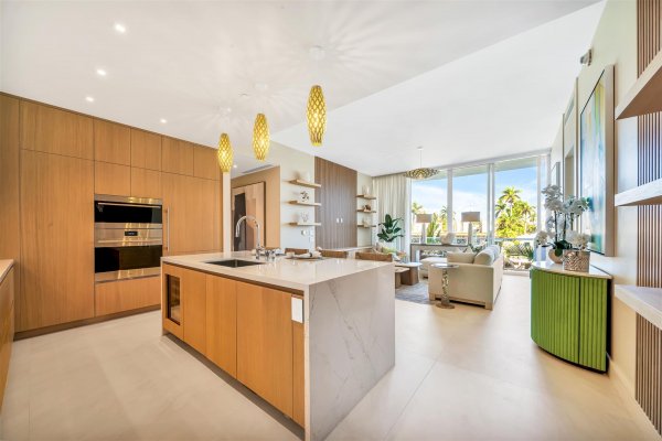 2311 SE 17th St #202 Fort Lauderdale, FL 33316