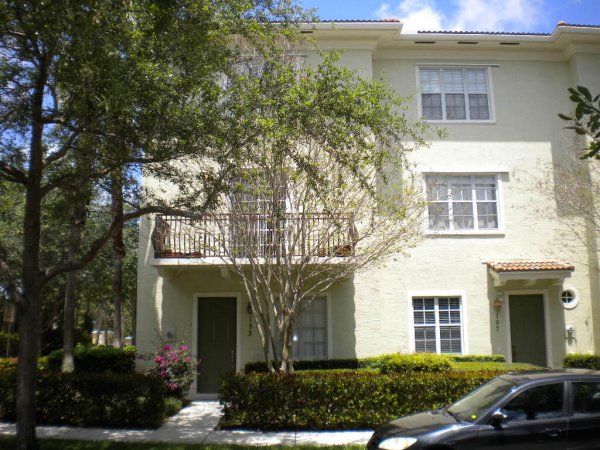 155 W Indian Xing Cir Jupiter, FL 33458