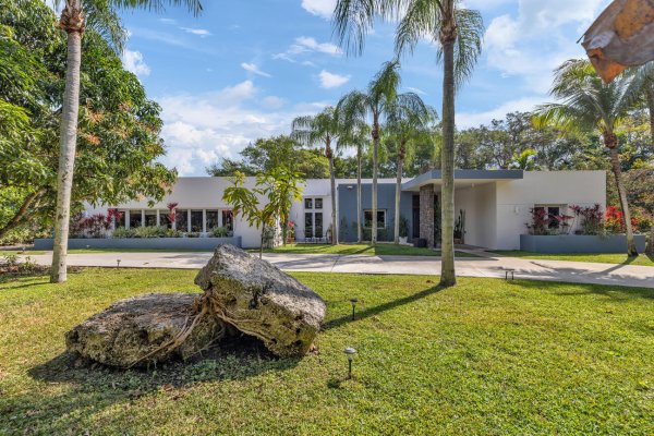 12301 SW 107th Miami, FL 33176