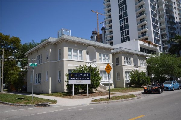 401 NE 22nd St Miami, FL 33137