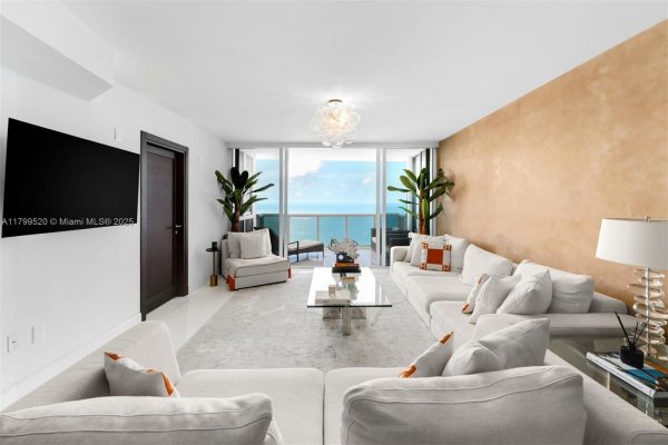 18201 Collins Ave #5206 Sunny Isles Beach, FL 33160
