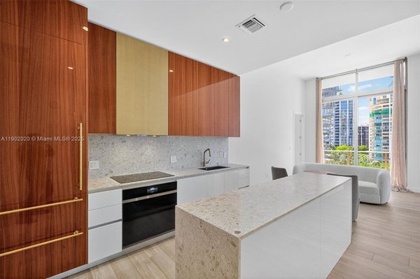 2655 S Bayshore Dr #705 Miami, FL 33133