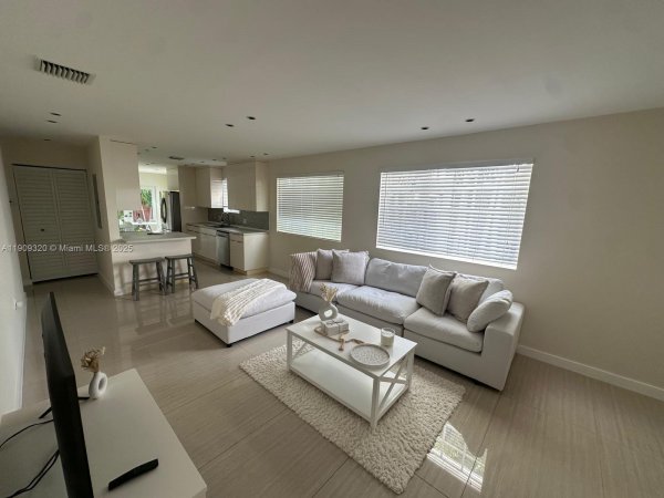 9464 Abbott Ave Surfside, FL 33154