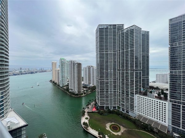 200 Biscayne Blvd Way #3106 Miami, FL 33131