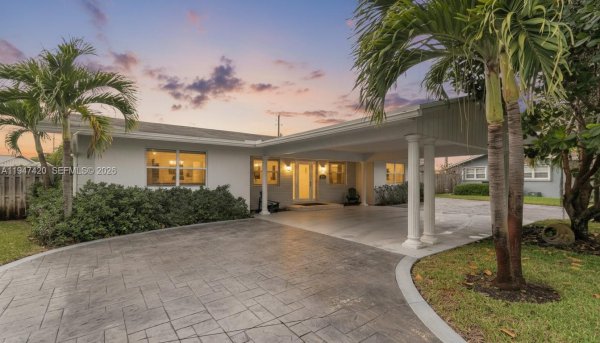 1405 SW 4th Ter Pompano Beach, FL 33060