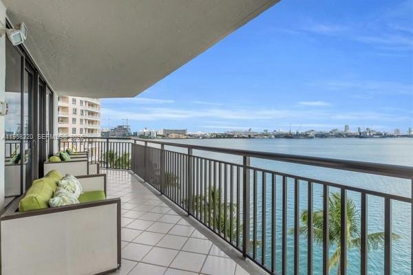 540 Brickell Key Dr #832 Miami, FL 33131