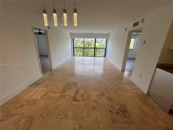 255 Galen Dr #4A Key Biscayne, FL 33149