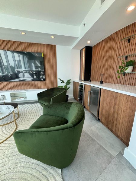 92 SW 3rd St #510 Miami, FL 33130