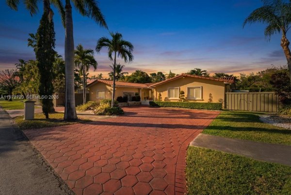 9475 SW 70th St Miami, FL 33173