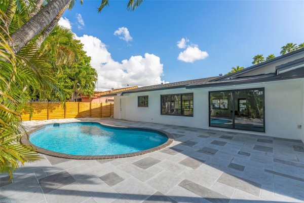 7120 SW 92nd Ave Miami, FL 33173