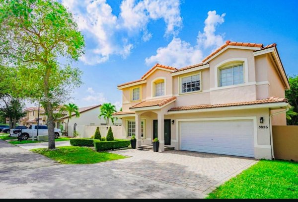 8826 NW 189th Ter Hialeah, FL 33018