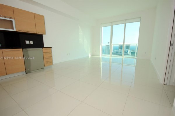 950 Brickell Bay Dr #4709 Miami, FL 33131