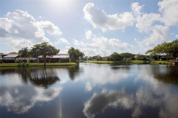 10449 SW 78th St Miami, FL 33173