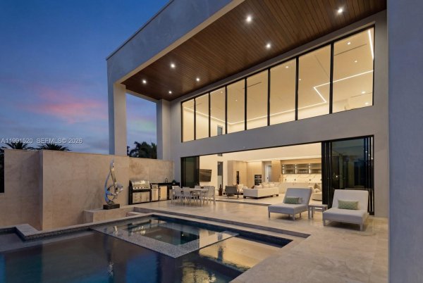 775 NE 77th Ter Miami, FL 33138