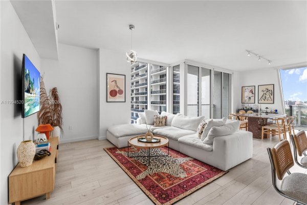 601 NE 27th St #1202 Miami, FL 33137