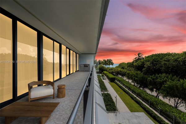 8701 Collins Ave #304 Miami Beach, FL 33154