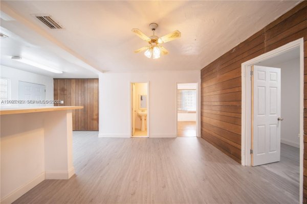 435 SW 33rd Ave Miami, FL 33135