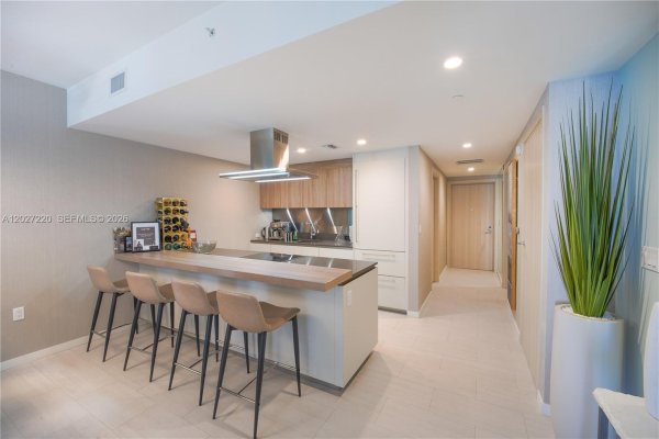 1000 Brickell Plz #3705 Miami, FL 33131