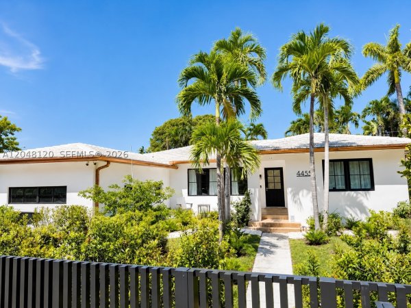 4455 N Bay Rd Miami Beach, FL 33140