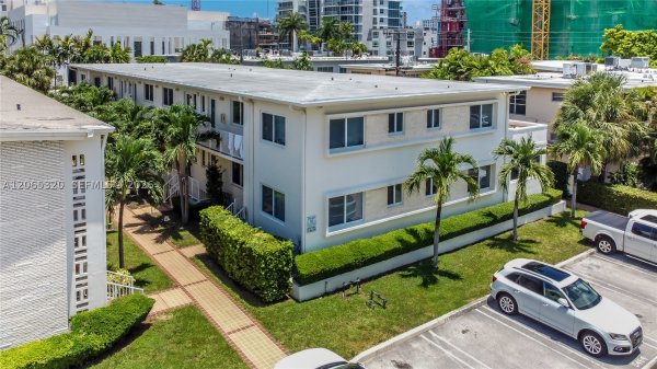 1029 94th St Bay Harbor Islands, FL 33154