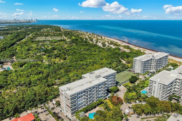 155 Ocean Ln Dr #413 Key Biscayne, FL 33149