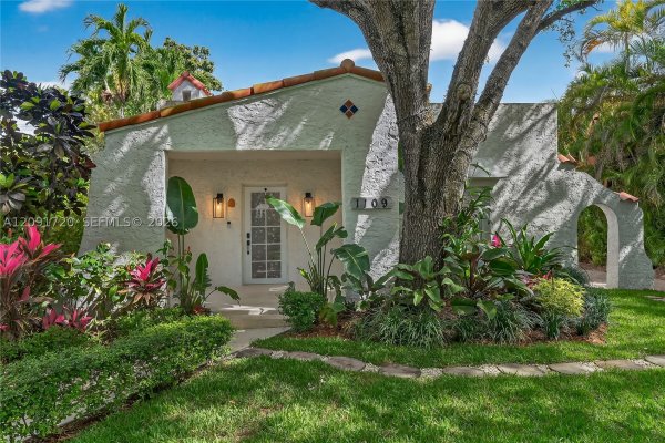 1109 Almeria Ave Coral Gables, FL 33134