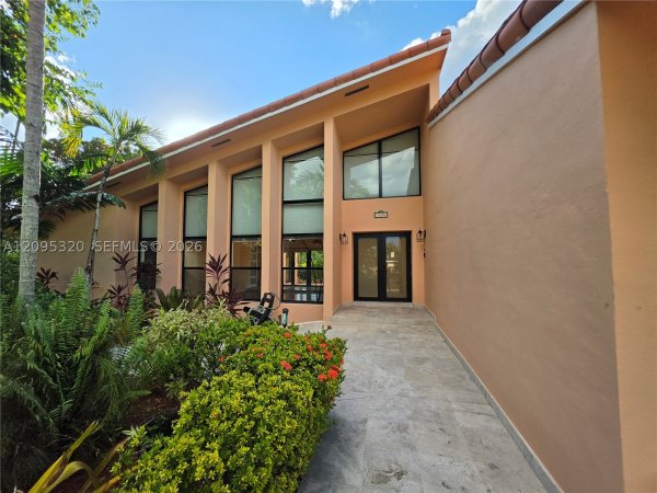 10204 SW 96th Ct Miami, FL 33176