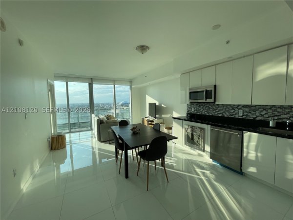 92 SW 3rd St #2307 Miami, FL 33130