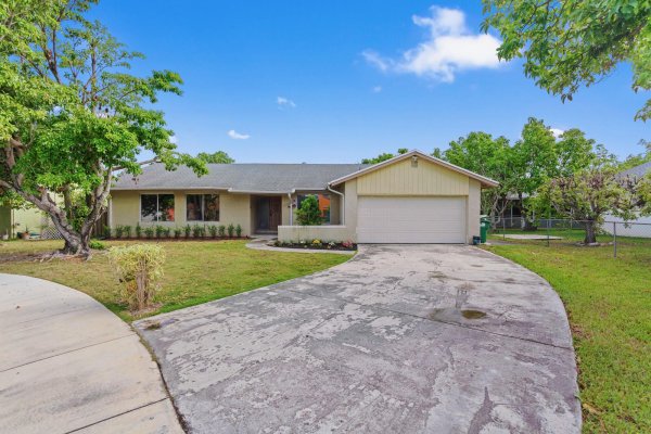 9315 SW 170th Palmetto Bay, FL 33157