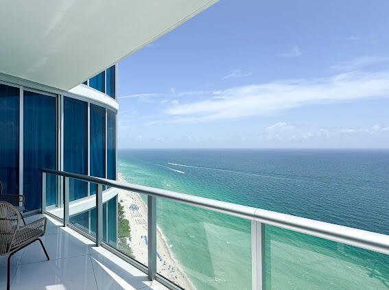 17001 Collins #4204 Sunny Isles Beach, FL 33160