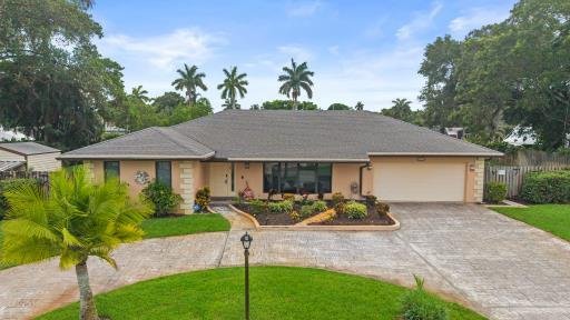 2409 SW 27th Fort Lauderdale, FL 33312