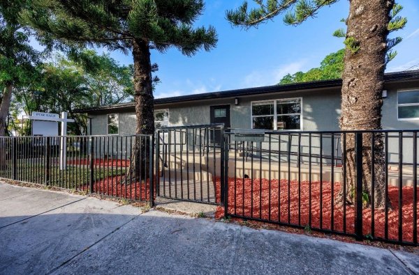 800 NW 6th Ave Pompano Beach, FL 33060