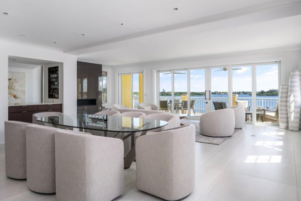 7 Royal Palm Pointe #Ph-W Vero Beach, FL 32960