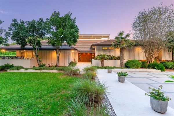 451 Ridge Rd Coral Gables, FL 33143 451 Ridge Rd Coral Gables, FL 33143