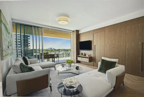 5775 Collins Ave #605 Miami Beach, FL 33140