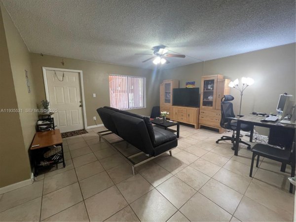 6900 SW 39th St #207J Davie, FL 33314