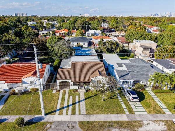 1631 SW 21st St Miami, FL 33145
