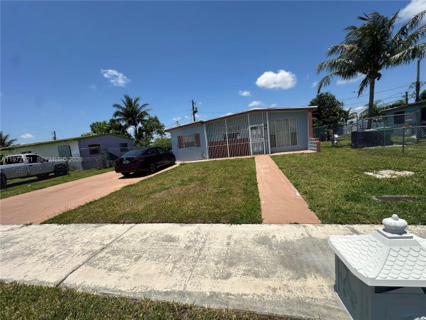 10761 SW 221st St Miami, FL 33170