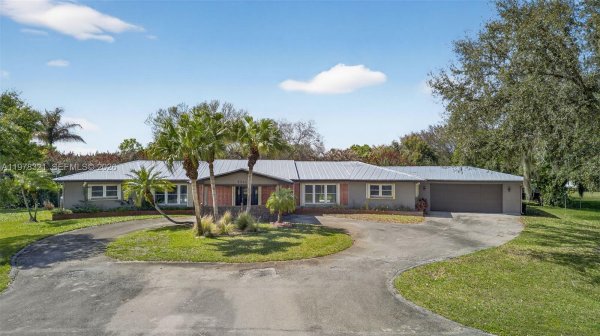 5541 Teal Ter Fort Pierce, FL 34982