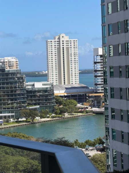 99 SE 5th St #1611 Miami, FL 33131