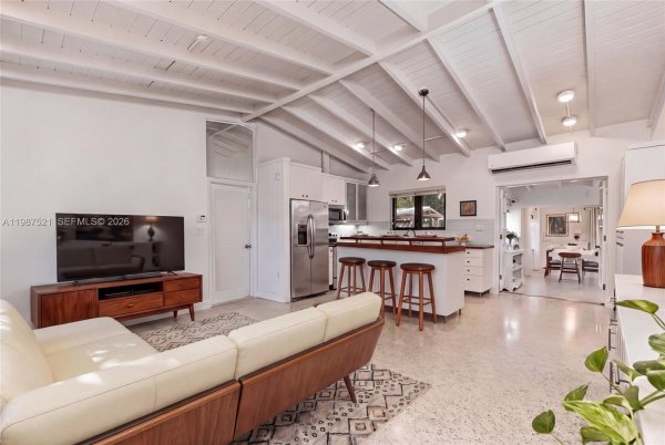 7720 SW 59th Ct South Miami, FL 33143