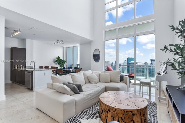 950 Brickell Bay Dr #5506 Miami, FL 33131
